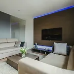 Lupoapartments Z Klimatyzacja Do Wyboru Z Jacuzzi Pole Dance Parking Dostep Na Kod 아파트