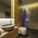 Lupoapartments Z Klimatyzacja Do Wyboru Z Jacuzzi Pole Dance Parking Dostep Na Kod * 우치