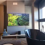 Lupoapartments Z Klimatyzacja Do Wyboru Z Jacuzzi Pole Dance Parking Dostep Na Kod