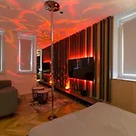 Lupoapartments Z Klimatyzacja Do Wyboru Z Jacuzzi Pole Dance Parking Dostep Na Kod *
