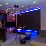 아파트 Lupoapartments Z Klimatyzacja Do Wyboru Z Jacuzzi Pole Dance Parking Dostep Na Kod