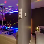 Lupoapartments Z Klimatyzacja Do Wyboru Z Jacuzzi Pole Dance Parking Dostep Na Kod