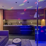 아파트 Lupoapartments Z Klimatyzacja Do Wyboru Z Jacuzzi Pole Dance Parking Dostep Na Kod