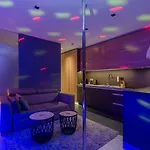아파트 Lupoapartments Z Klimatyzacja Do Wyboru Z Jacuzzi Pole Dance Parking Dostep Na Kod 우치