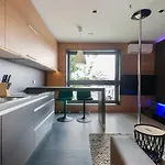 Lupoapartments Z Klimatyzacja Do Wyboru Z Jacuzzi Pole Dance Parking Dostep Na Kod * 우치