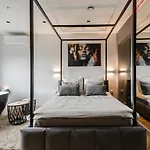 Lupoapartments Z Klimatyzacja Do Wyboru Z Jacuzzi Pole Dance Parking Dostep Na Kod 우치