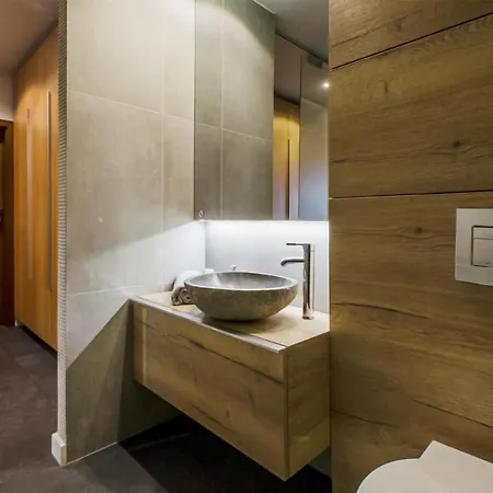 Lupoapartments Z Klimatyzacja Do Wyboru Z Jacuzzi Pole Dance Parking Dostep Na Kod *