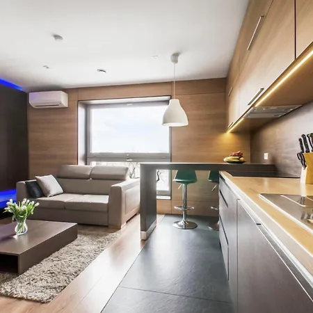 Apartmán Lupoapartments Z Klimatyzacja Do Wyboru Z Jacuzzi Pole Dance Parking Dostep Na Kod