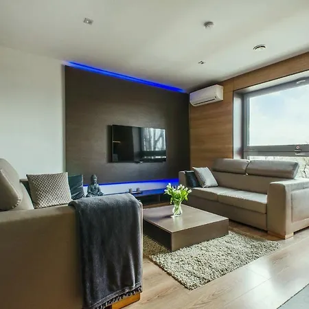 Lupoapartments Z Klimatyzacja Do Wyboru Z Jacuzzi Pole Dance Parking Dostep Na Kod Appartement Łódź