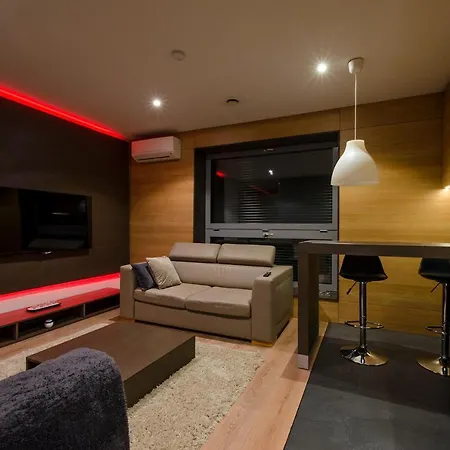 Lupoapartments Z Klimatyzacja Do Wyboru Z Jacuzzi Pole Dance Parking Dostep Na Kod Apartmán Lodž