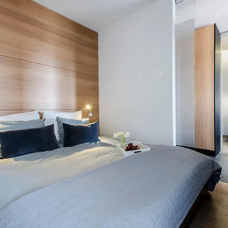 Lupoapartments Do Wyboru Z Jacuzzi Pole Dance Parking Dostep Na Kod *