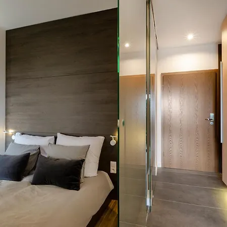 Lupoapartments Do Wyboru Z Jacuzzi Pole Dance Parking Dostep Na Kod Łódź