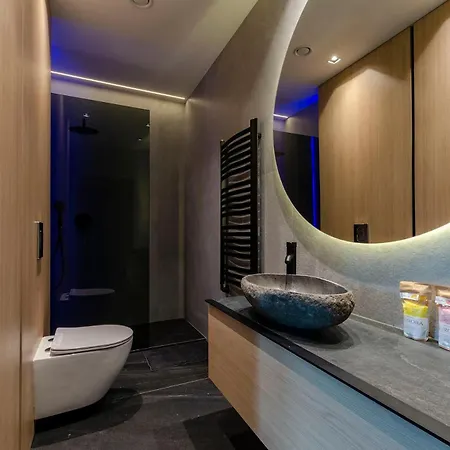 Lupoapartments Z Klimatyzacja Do Wyboru Z Jacuzzi Pole Dance Parking Dostep Na Kod Appartamento *