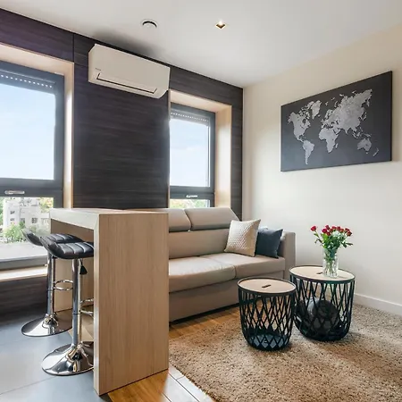 Lupoapartments Z Klimatyzacja Do Wyboru Z Jacuzzi Pole Dance Parking Dostep Na Kod 公寓