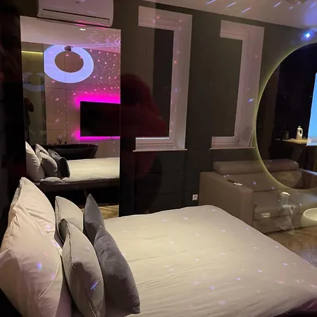 Lupoapartments Z Klimatyzacja Do Wyboru Z Jacuzzi Pole Dance Parking Dostep Na Kod