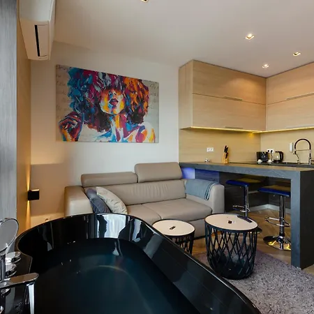 Lupoapartments Do Wyboru Z Jacuzzi Pole Dance Parking Dostep Na Kod