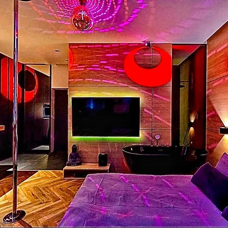 Lupoapartments Do Wyboru Z Jacuzzi Pole Dance Parking Dostep Na Kod Apartment