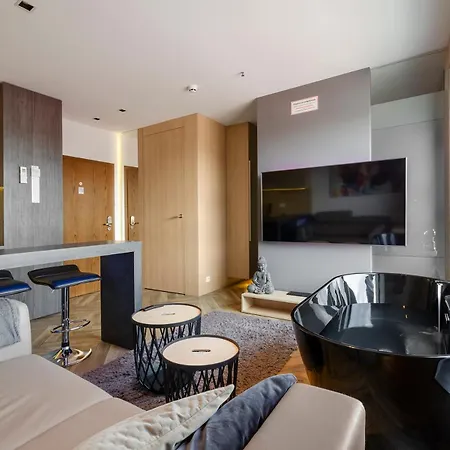 Lupoapartments Do Wyboru Z Jacuzzi Pole Dance Parking Dostep Na Kod