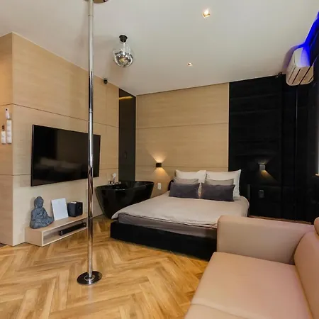 Lupoapartments Do Wyboru Z Jacuzzi Pole Dance Parking Dostep Na Kod Apartment *