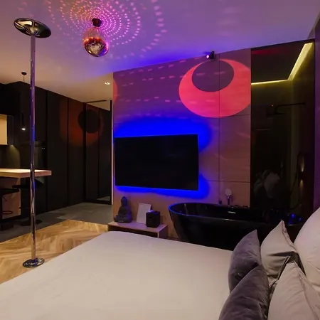 Lupoapartments Do Wyboru Z Jacuzzi Pole Dance Parking Dostep Na Kod Apartment Lodz (Lodz)