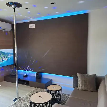 Lupoapartments Do Wyboru Z Jacuzzi Pole Dance Parking Dostep Na Kod Lodz (Lodz)