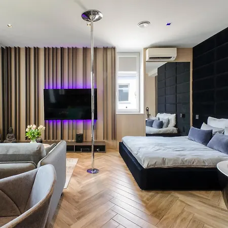 Apartment Lupoapartments Z Klimatyzacja Do Wyboru Z Jacuzzi Pole Dance Parking Dostep Na Kod *