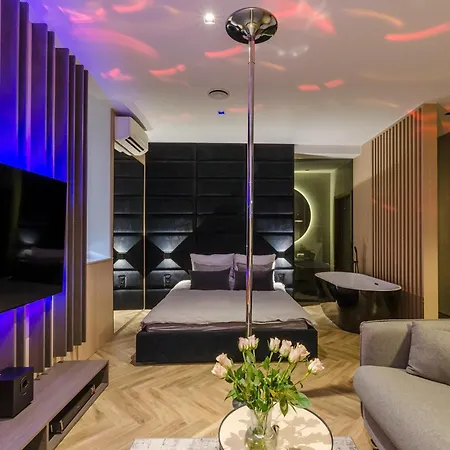Lupoapartments Z Klimatyzacja Do Wyboru Z Jacuzzi Pole Dance Parking Dostep Na Kod *