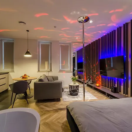 Lupoapartments Z Klimatyzacja Do Wyboru Z Jacuzzi Pole Dance Parking Dostep Na Kod Apartment Lodz (Lodz)