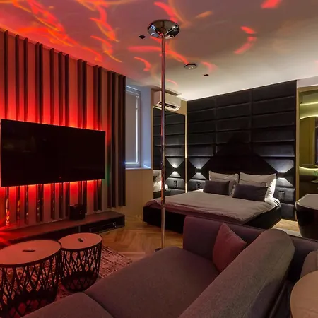 Lupoapartments Z Klimatyzacja Do Wyboru Z Jacuzzi Pole Dance Parking Dostep Na Kod * Łódź