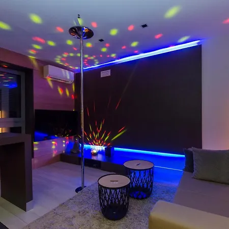 Apartamento Lupoapartments Z Klimatyzacja Do Wyboru Z Jacuzzi Pole Dance Parking Dostep Na Kod