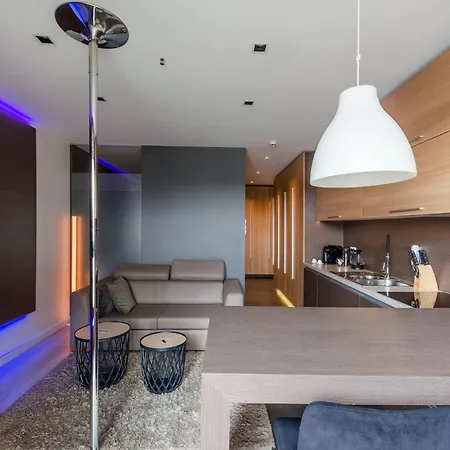 Lupoapartments Z Klimatyzacja Do Wyboru Z Jacuzzi Pole Dance Parking Dostep Na Kod *