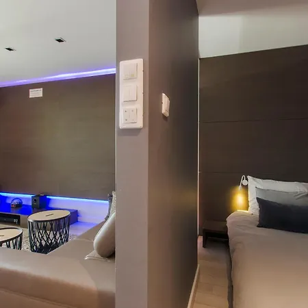 Lupoapartments Z Klimatyzacja Do Wyboru Z Jacuzzi Pole Dance Parking Dostep Na Kod Łódź
