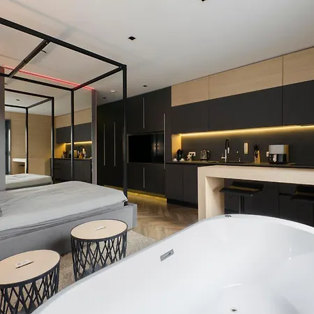 Lupoapartments Z Klimatyzacja Do Wyboru Z Jacuzzi Pole Dance Parking Dostep Na Kod Łódź