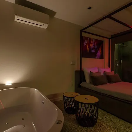 Lupoapartments Z Klimatyzacja Do Wyboru Z Jacuzzi Pole Dance Parking Dostep Na Kod