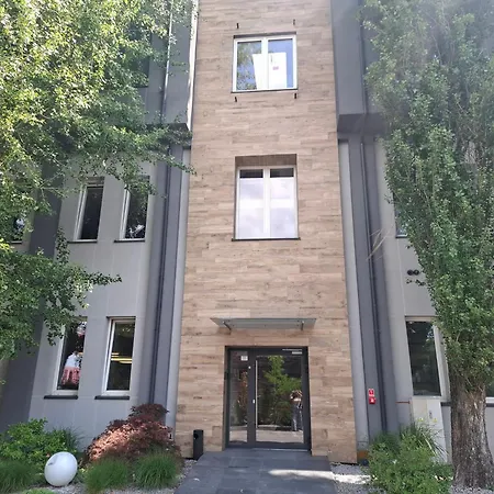 Lupoapartments Z Klimatyzacja Do Wyboru Z Jacuzzi Pole Dance Parking Dostep Na Kod