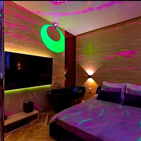Lupoapartments Z Klimatyzacja Do Wyboru Z Jacuzzi Pole Dance Parking Dostep Na Kod Łódź