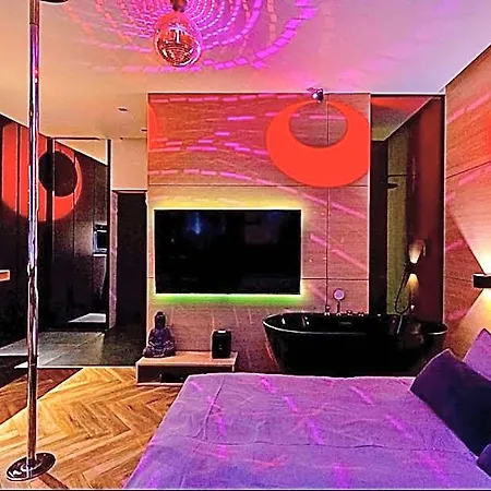 Lupoapartments Z Klimatyzacja Do Wyboru Z Jacuzzi Pole Dance Parking Dostep Na Kod Apartamento *