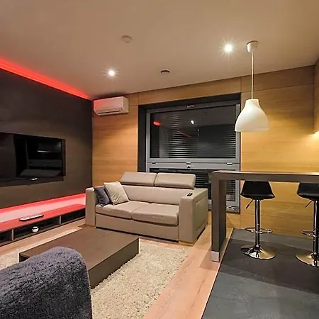 Lupoapartments Z Klimatyzacja Do Wyboru Z Jacuzzi Pole Dance Parking Dostep Na Kod *
