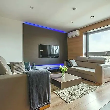 Lupoapartments Z Klimatyzacja Do Wyboru Z Jacuzzi Pole Dance Parking Dostep Na Kod *