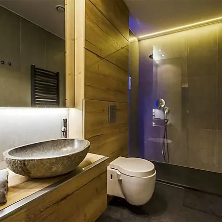 Apartamento Lupoapartments Z Klimatyzacja Do Wyboru Z Jacuzzi Pole Dance Parking Dostep Na Kod