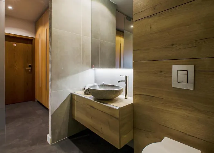 Lupoapartments Z Klimatyzacją Do Wyboru Z Jacuzzi Pole Dance Parking Dostęp Na Kod *