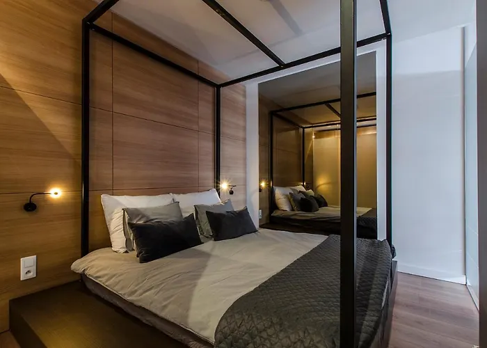 Lupoapartments Z Klimatyzacją Do Wyboru Z Jacuzzi Pole Dance Parking Dostęp Na Kod