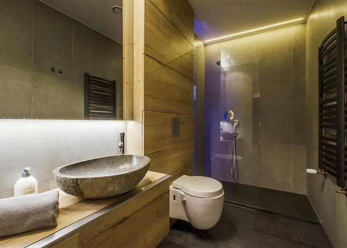 Lupoapartments Z Klimatyzacja Do Wyboru Z Jacuzzi Pole Dance Parking Dostep Na Kod * Łódź